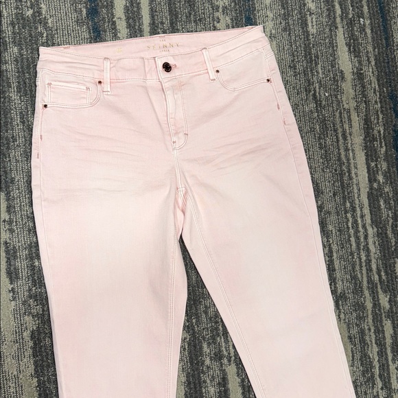 Size 6 X 29in inseam WHBM The Skinny Ankle Light Pink Jeans. Like New - Picture 3 of 4